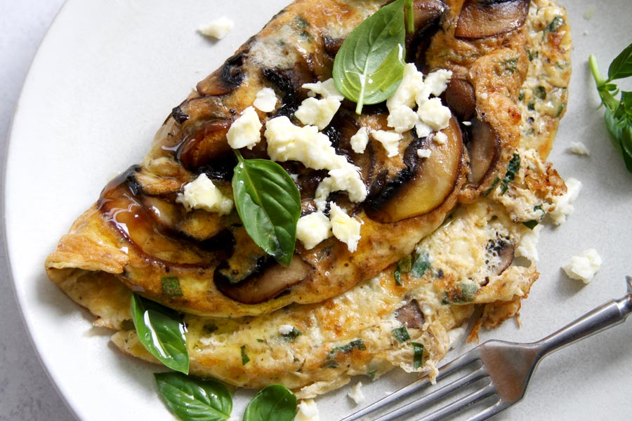 mushroom omelette with feta