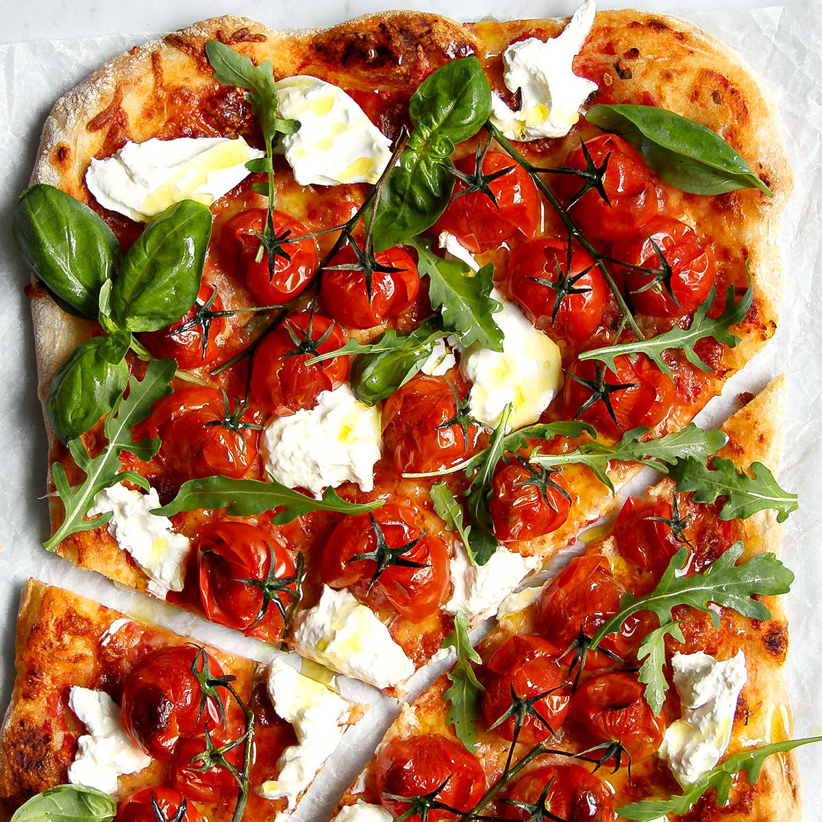 Roasted tomato pizza