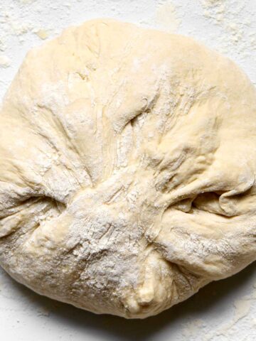 kno-knead pizza dough ball