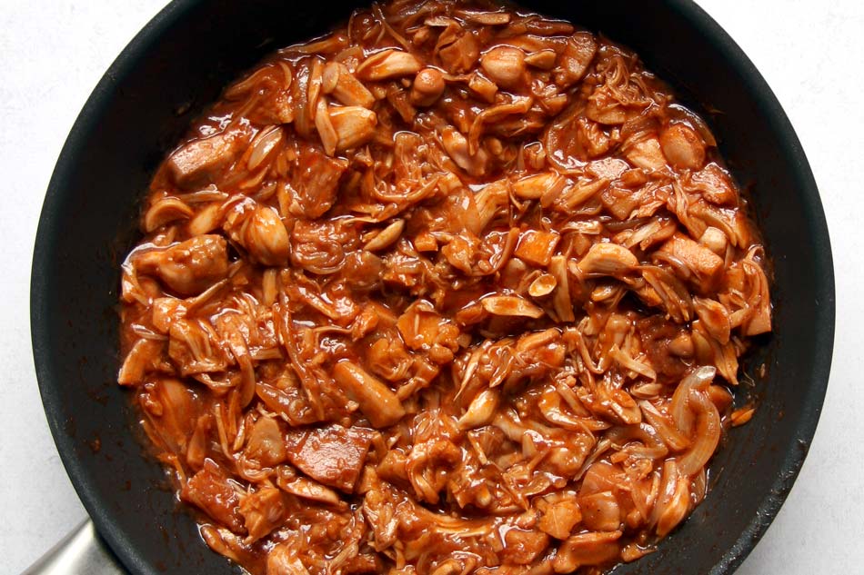 Vegan BBQ Pulled Jackfruit in Pan