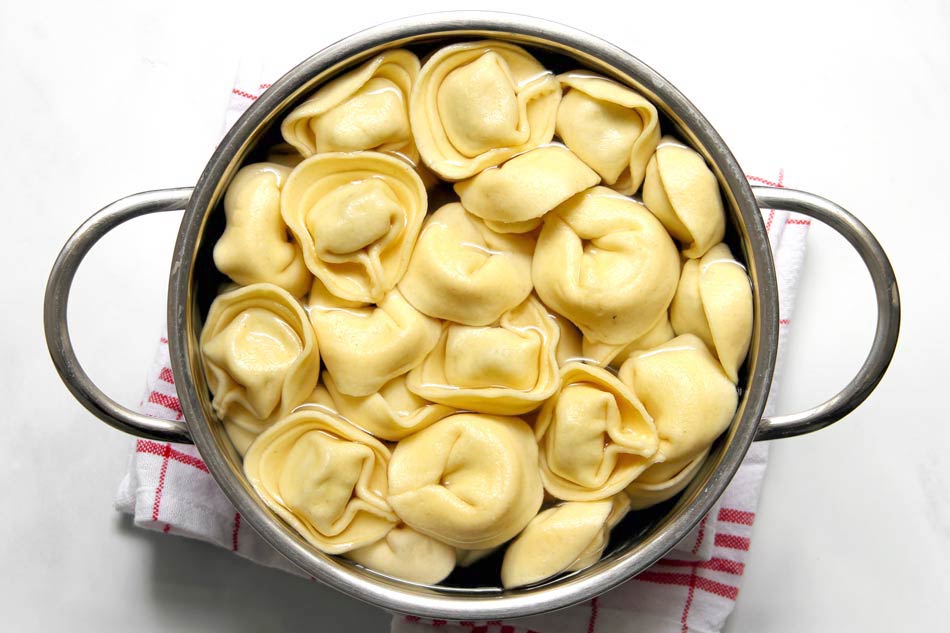 Tortellini in pot